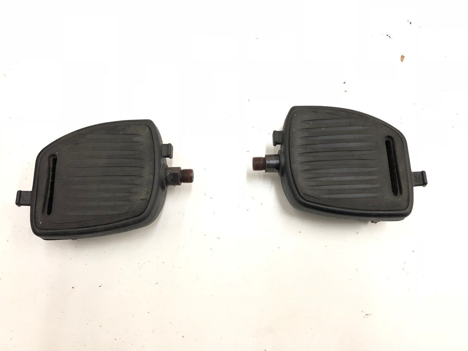 Pedal Pair Set without Strap (Used)